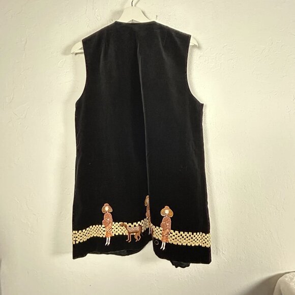 Women's Vintage Black Velvet Vest Embroidered Dog Motif Art To Wear Japan - Picture 2 of 5